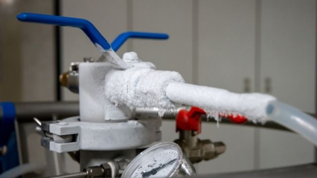 fix frozen pipes