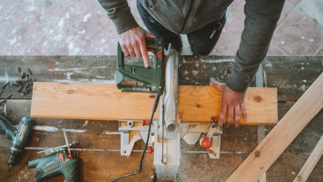 choose a skilled carpenter