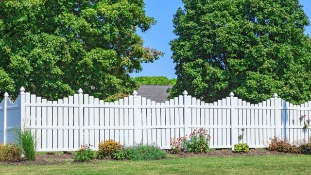 5 Tips to Choose a Fence for Your Yard